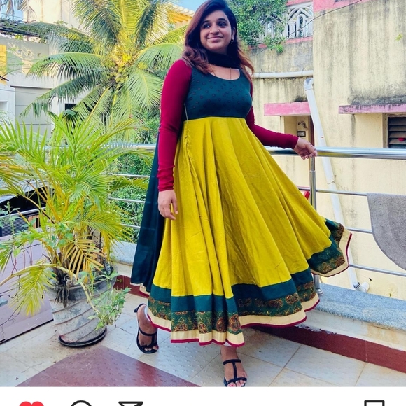 Indian anarkali salwar kameez 2 pcs - Picture 3 of 4